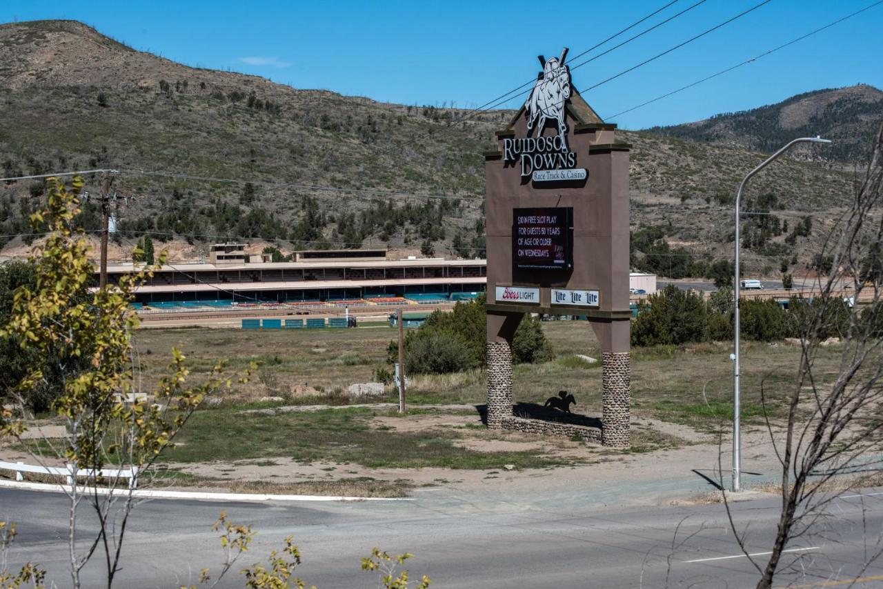 Tiny Two, 2 Bedrooms, Midtown, Sleeps 4 Ruidoso Exterior photo
